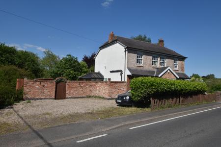 4 bedroom Detached house for sale in Nottingham Road, Cotes, LE12