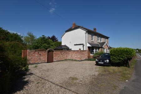 4 bedroom Detached house for sale in Nottingham Road, Cotes, LE12