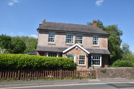 4 bedroom Detached house for sale in Nottingham Road, Cotes, LE12