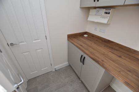 3 bedroom Semi-detached house for sale in Pankhurst Close, East Leake, LE12