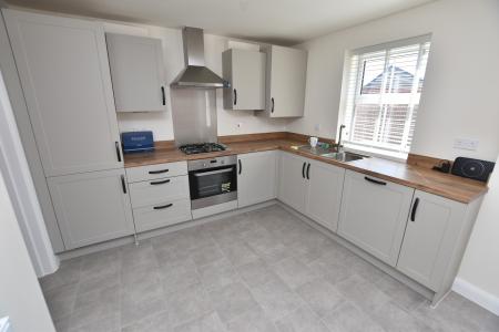 3 bedroom Semi-detached house for sale in Pankhurst Close, East Leake, LE12