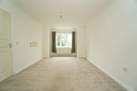 4 bedroom Detached house for sale in Paradise Close, Shepshed, LE12