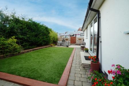 3 bedroom Detached house for sale in Park Lane, Sutton Bonington, LE12