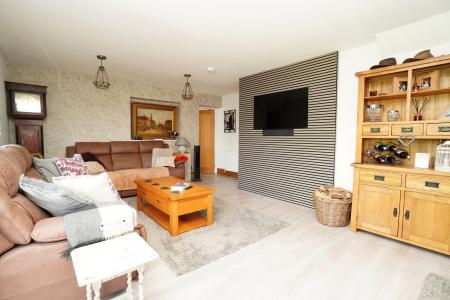 3 bedroom Detached house for sale in Park Lane, Sutton Bonington, LE12