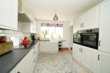 3 bedroom Detached house for sale in Park Lane, Sutton Bonington, LE12