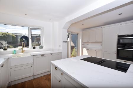 3 bedroom Detached house for sale in Poplar Avenue, East Leake, LE12