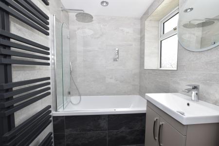 3 bedroom Detached house for sale in Poplar Avenue, East Leake, LE12