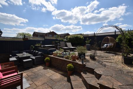 3 bedroom Detached house for sale in Poplar Avenue, East Leake, LE12