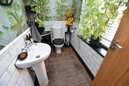 5 bedroom Detached house for sale in Southfield Avenue, Sileby, LE12