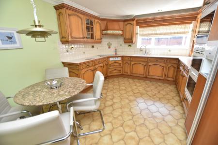 4 bedroom Barn Conversion for sale in Sutton Court, Park Lane, Sutton Bonington, LE12