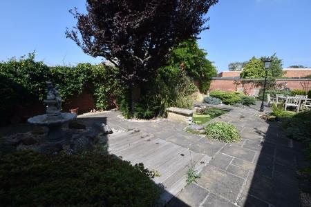 4 bedroom Barn Conversion for sale in Sutton Court, Park Lane, Sutton Bonington, LE12