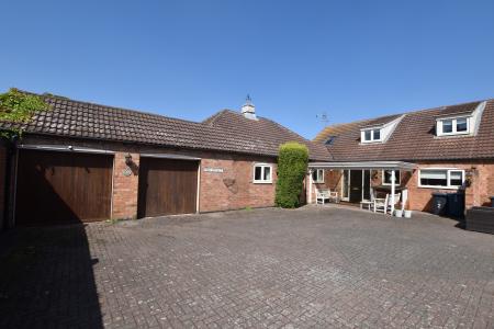 Sutton Court, Park Lane, Sutton Bonington, LE12