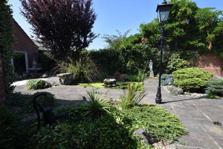 4 bedroom Barn Conversion for sale in Sutton Court, Park Lane, Sutton Bonington, LE12