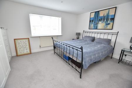 5 bedroom Detached house for sale in The Arches, East Leake, LE12