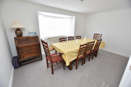 5 bedroom Detached house for sale in The Arches, East Leake, LE12