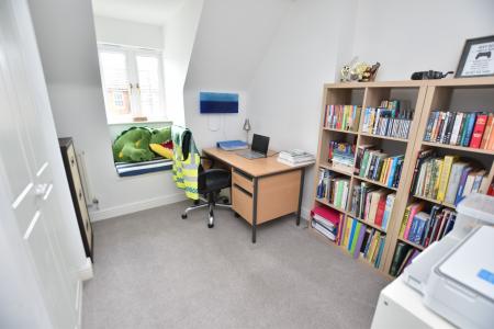 5 bedroom Detached house for sale in The Arches, East Leake, LE12