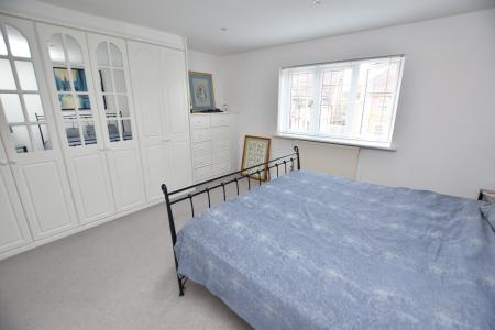 5 bedroom Detached house for sale in The Arches, East Leake, LE12