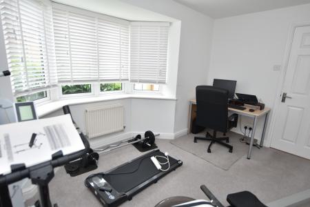 5 bedroom Detached house for sale in The Arches, East Leake, LE12