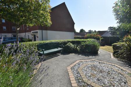 2 bedroom Flat for sale in Walnut Gardens, East Leake, LE12