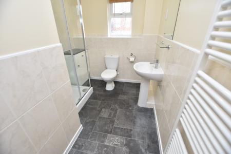 2 bedroom Flat for sale in Walnut Gardens, East Leake, LE12