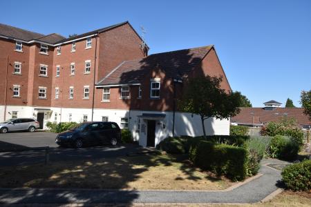 2 bedroom Flat for sale in Walnut Gardens, East Leake, LE12