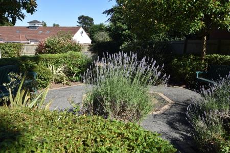 2 bedroom Flat for sale in Walnut Gardens, East Leake, LE12