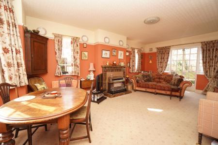 4 bedroom Link detached house for sale in William Street, Loughborough, LE11