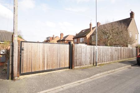 4 bedroom Link detached house for sale in William Street, Loughborough, LE11