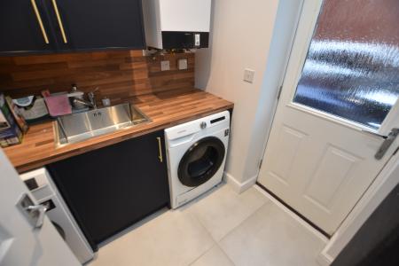 4 bedroom Detached house for sale in Hardy Way, East Leake, LE12