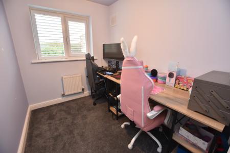 4 bedroom Detached house for sale in Hardy Way, East Leake, LE12