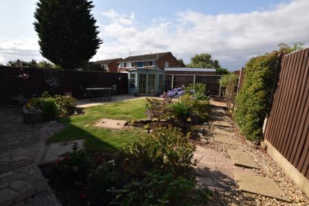 3 bedroom Semi-detached house for sale in Murdoch Rise, Loughborough, LE11