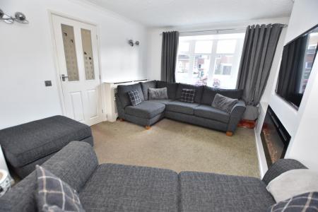 3 bedroom Semi-detached house for sale in Murdoch Rise, Loughborough, LE11