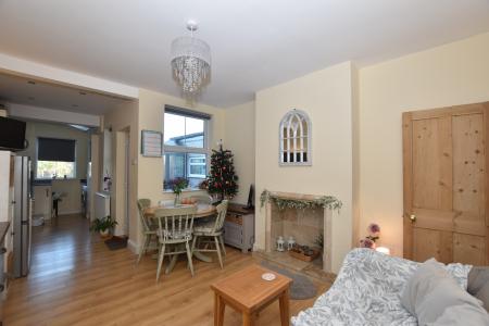 2 bedroom Semi-detached house for sale in West Leake Road, East Leake, LE12