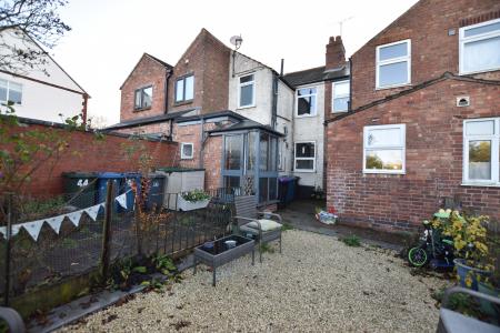 2 bedroom Semi-detached house for sale in West Leake Road, East Leake, LE12