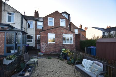 2 bedroom Semi-detached house for sale in West Leake Road, East Leake, LE12