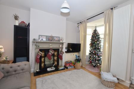 2 bedroom Semi-detached house for sale in West Leake Road, East Leake, LE12
