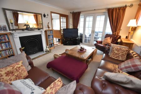 4 bedroom Bungalow for sale in Main Street, Normanton on Soar, LE12