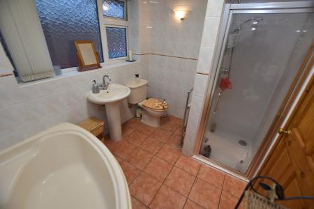 4 bedroom Bungalow for sale in Main Street, Normanton on Soar, LE12