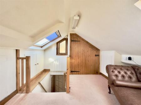 4 bedroom Bungalow for sale in Main Street, Normanton on Soar, LE12