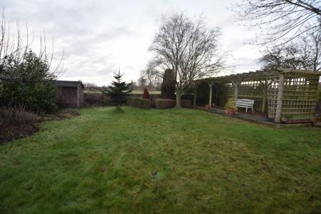 4 bedroom Bungalow for sale in Main Street, Normanton on Soar, LE12