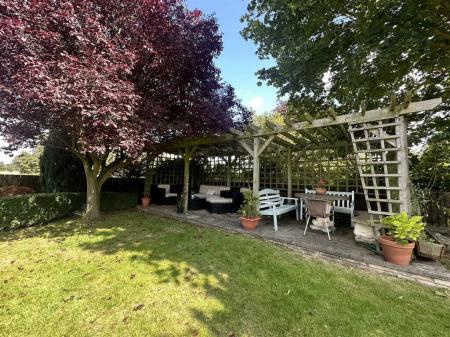 4 bedroom Bungalow for sale in Main Street, Normanton on Soar, LE12