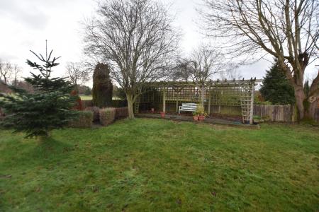 4 bedroom Bungalow for sale in Main Street, Normanton on Soar, LE12