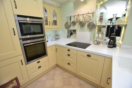 3 bedroom Cottage for sale in Church Street, Shepshed, LE12