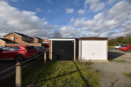 2 bedroom Town house for sale in Lanes Close, Sileby, LE12