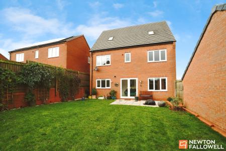 5 bedroom Detached house for sale in Ladybird Close, East Leake, LE12