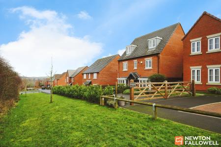 5 bedroom Detached house for sale in Ladybird Close, East Leake, LE12