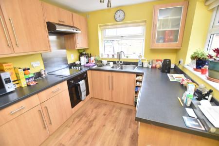 2 bedroom Semi-detached house for sale in Meadow End, Gotham, NG11