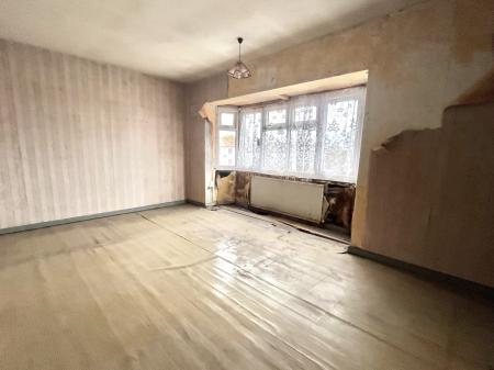 2 bedroom Semi-detached house for sale in Bailey Crescent, Mansfield, NG19
