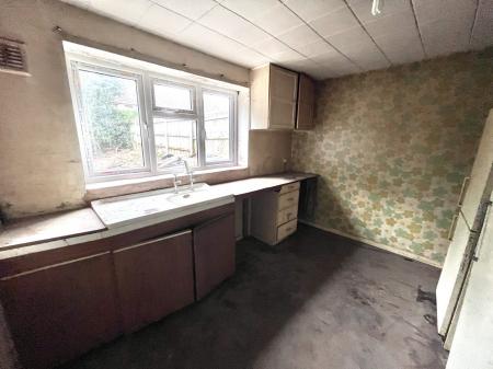 2 bedroom Semi-detached house for sale in Bailey Crescent, Mansfield, NG19