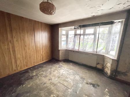 2 bedroom Semi-detached house for sale in Bailey Crescent, Mansfield, NG19